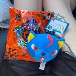 NWT kreepy katz blue plush clip-on toy w/ red + yellow accents